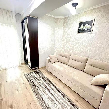 Large Apartment !!!Ciuflea Str. Chişinău Extérieur photo